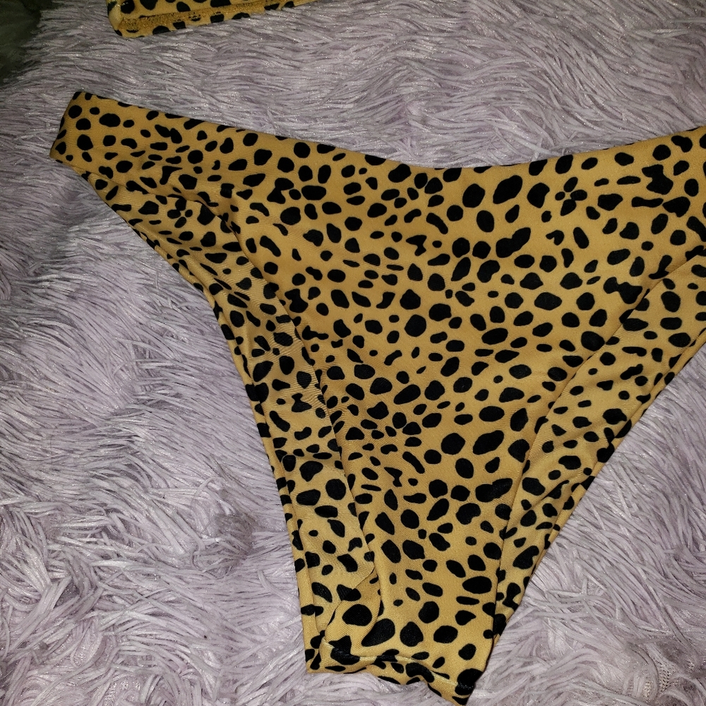 Womens cheetah print bikini.     Nwot - Picture 2 of 9